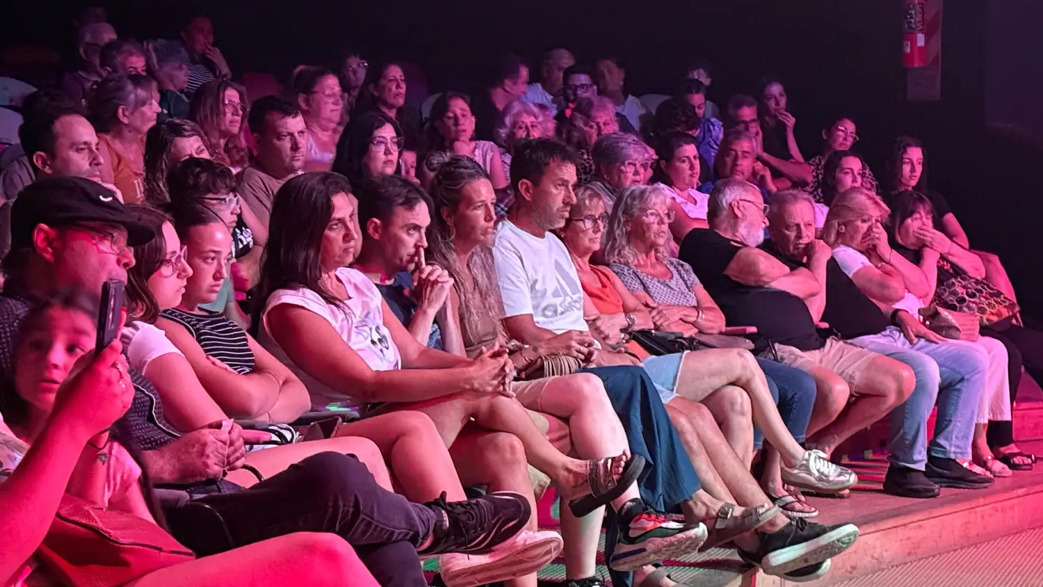 Una comedia llegada desde Brinkmann y un show de pole dance renuevan la agenda del Teatrillo