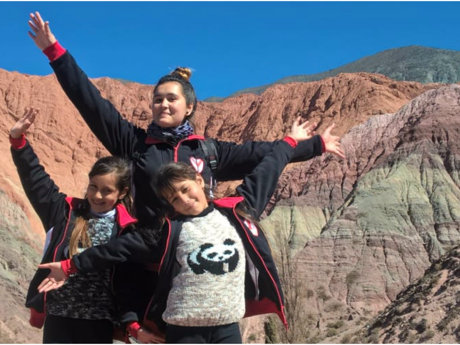 Tres hermanas nacieron el mismo día pero con siete años de diferencia