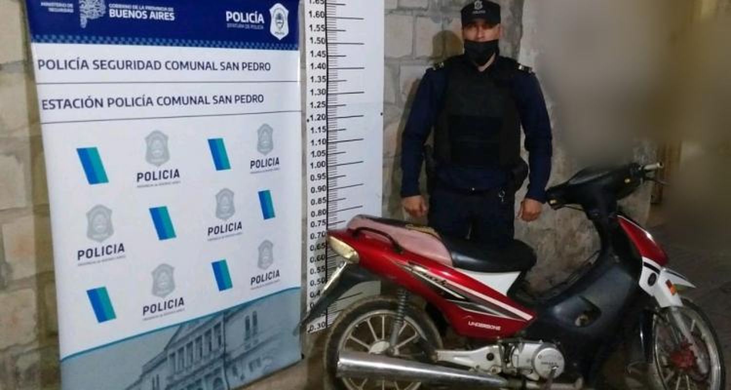 A pesar de que tenía una restricción perimetral, fue hasta la casa de su expareja, le robó una moto de la vereda y fue apresado