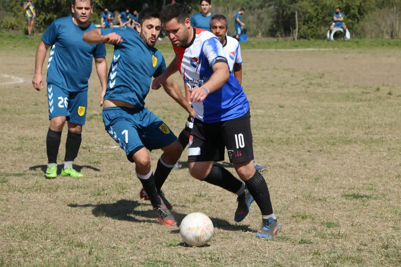 Victorias de Peñarol y Atlético Sur en los destacados de la Primera A