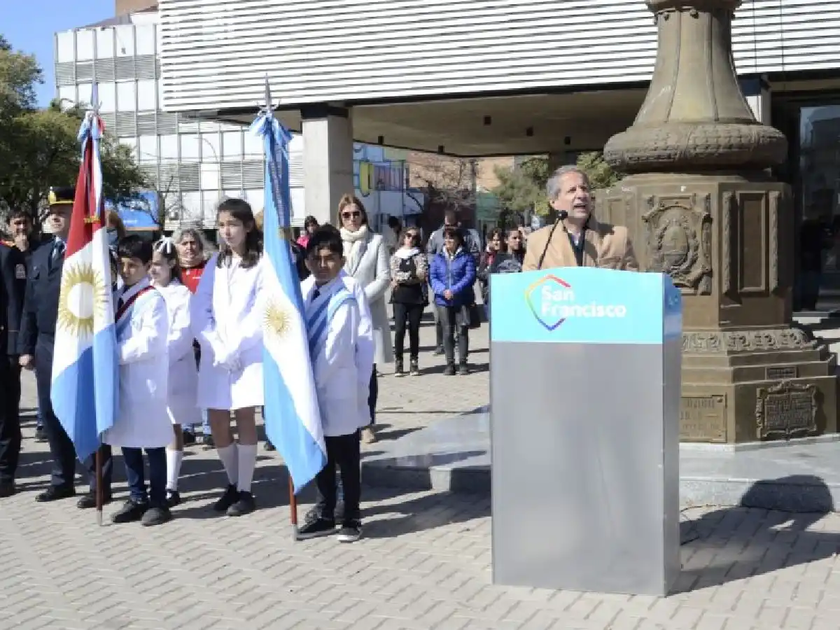 Bernarte encabezó el acto conmemoración por los 136 años de fundación de la ciudad