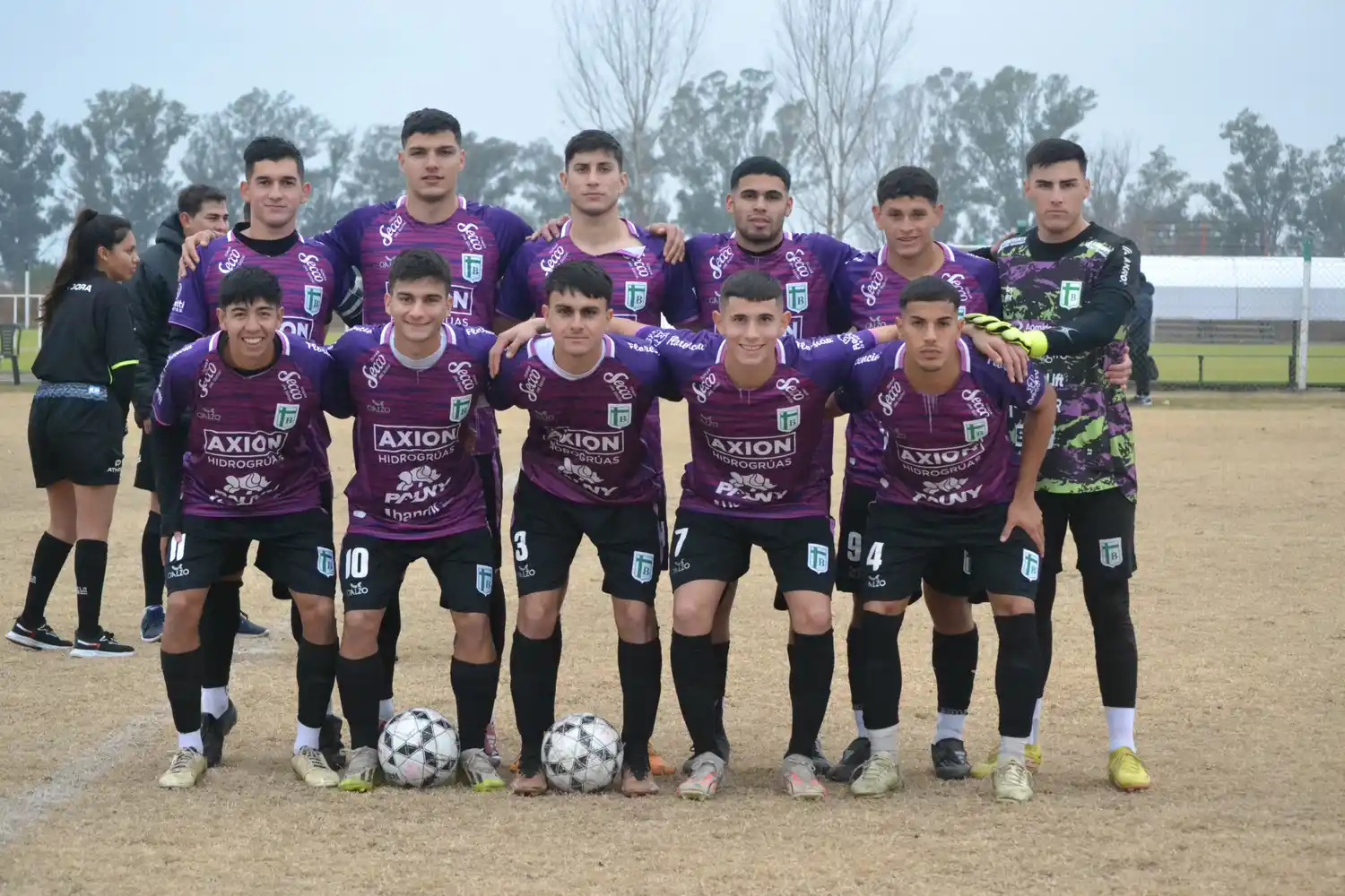 Los chicos de Sportivo festejaron ante su gente.