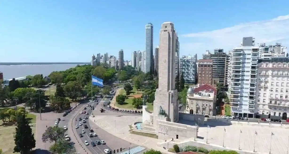 El Monumento a la Bandera será el escenario para el acto patrio.
