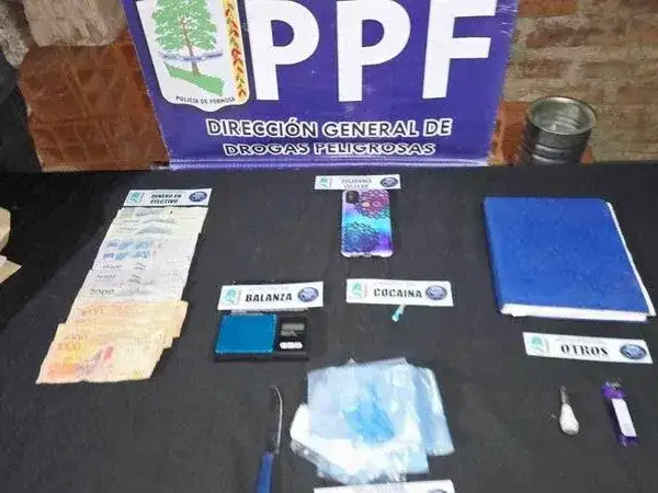 La Policía aprehendió a tres personas 
y anuló un centro de venta de cocaína
