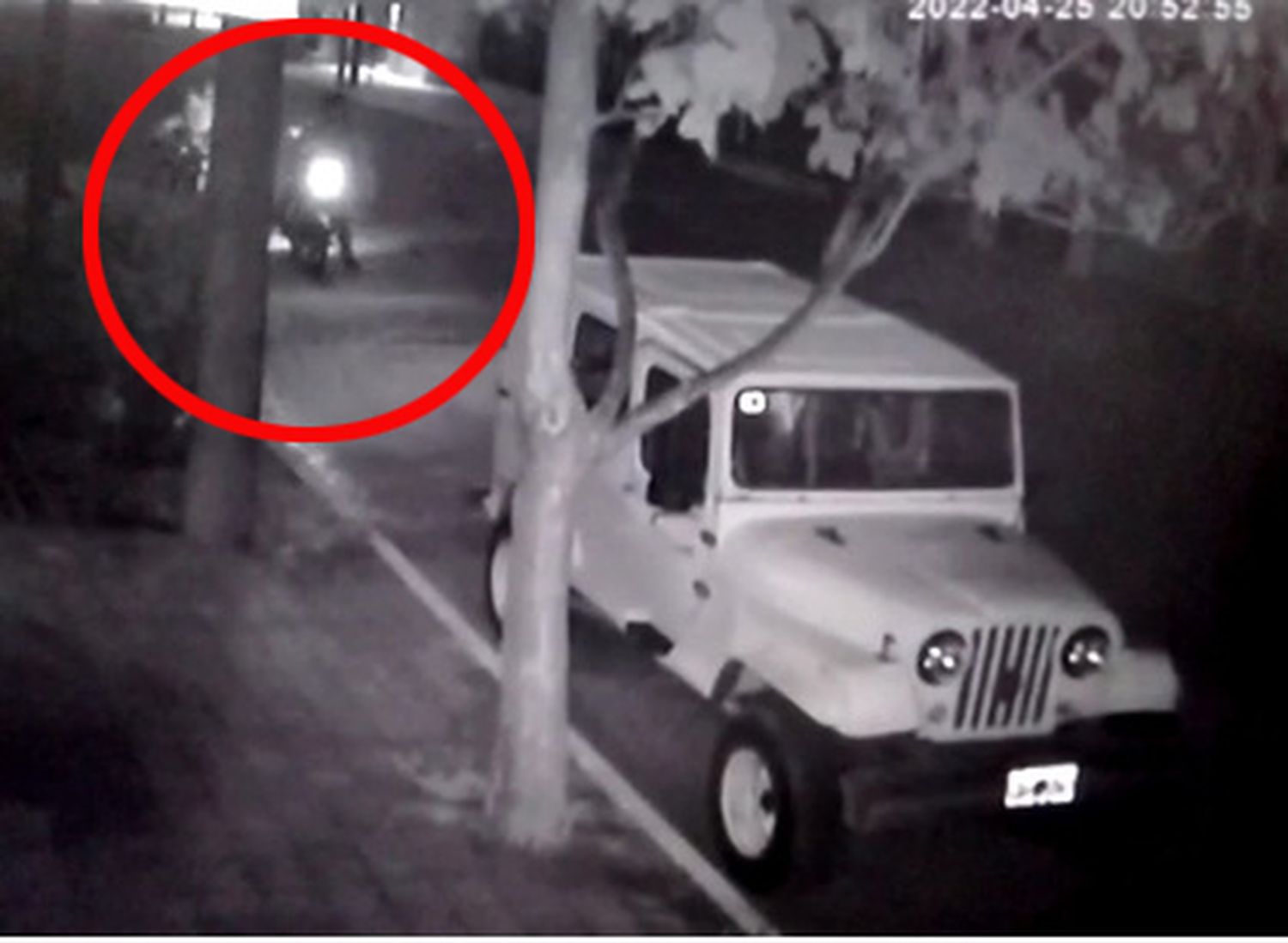 A punta de pistola le robaron en plena calle una costosa bicicleta
