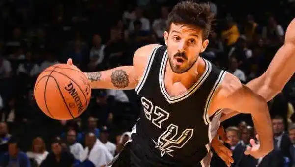 Nicolás Laprovittola dejó de ser jugador de San Antonio Spurs
