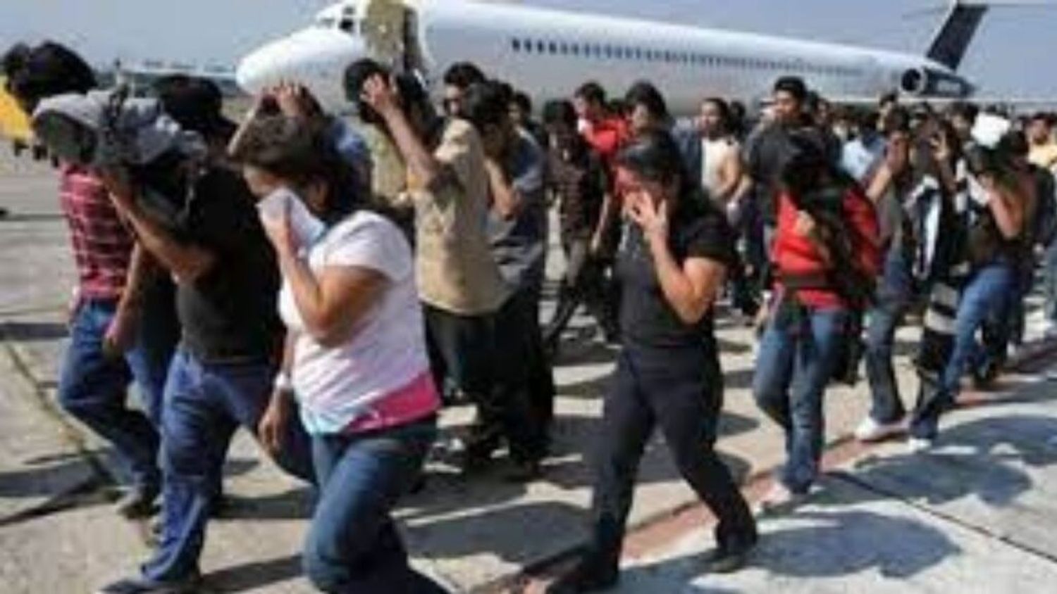 Migración Colombia rechaza vuelos que traen a colombianos desde EE.UU.