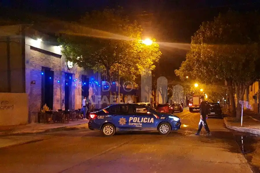 Gran susto en el barrio Central Córdoba por el incendio de un transformador de energía eléctrica