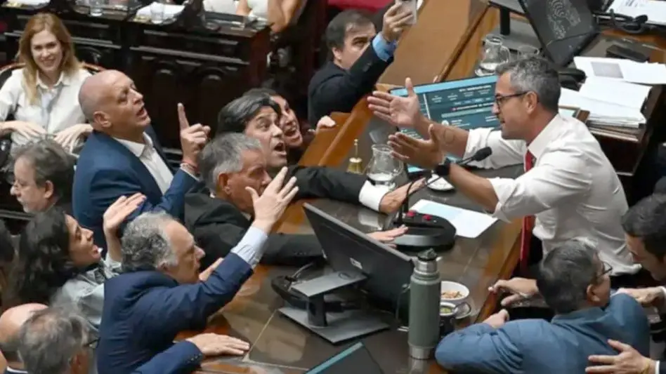 El oficialismo aprobó en Diputados la reforma laboral en una sesión tensa y marcada por polémicas