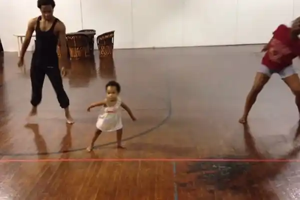 Espectacular: La increíble coreografía de una niña de 2 años
