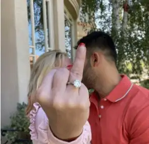 La publicación que compartió el prometido sobre la joya que le dio a Britney Spears. Foto Instagram