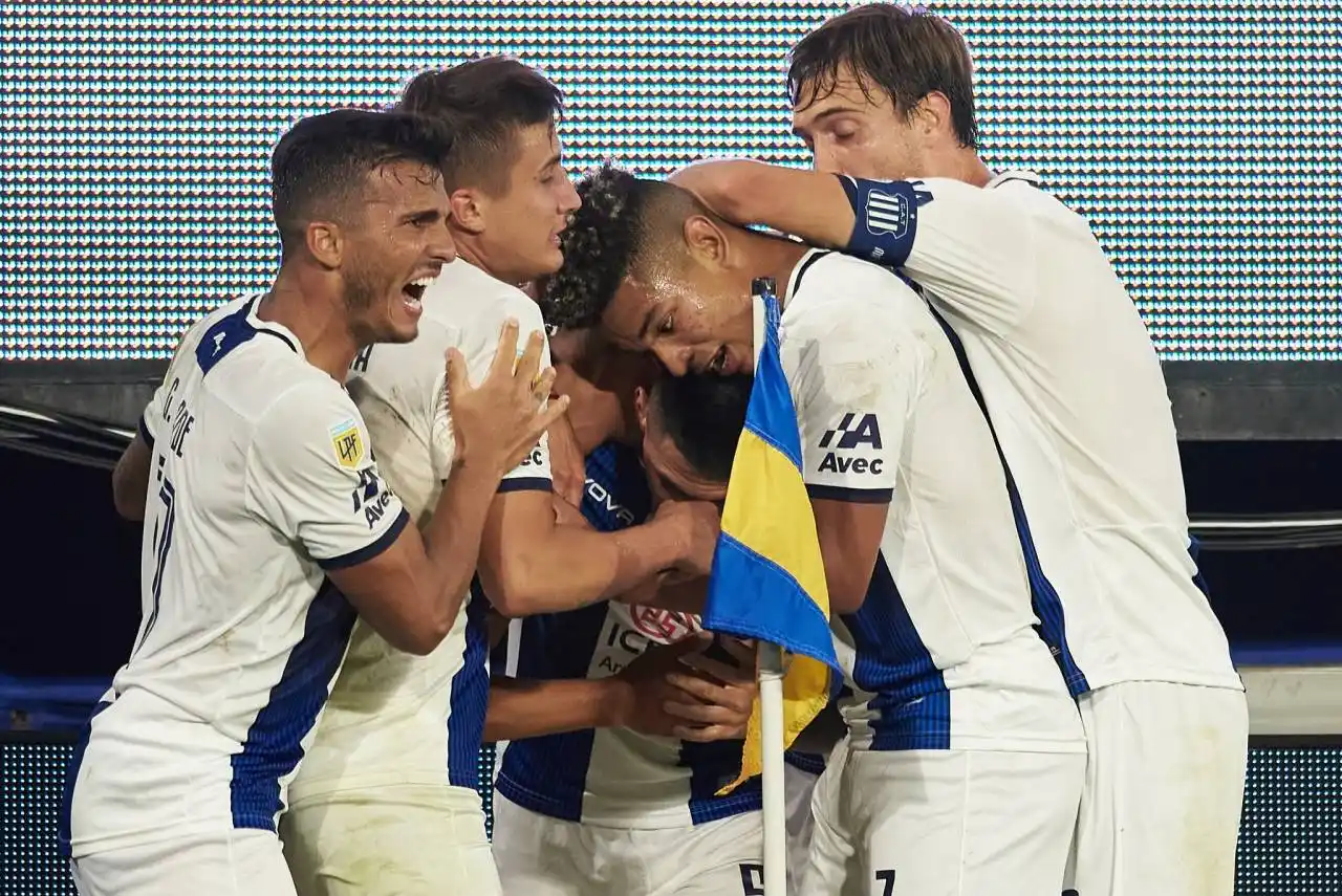 Boca sufrió un duro golpe en la Bombonera: perdió 2-1 ante Talleres