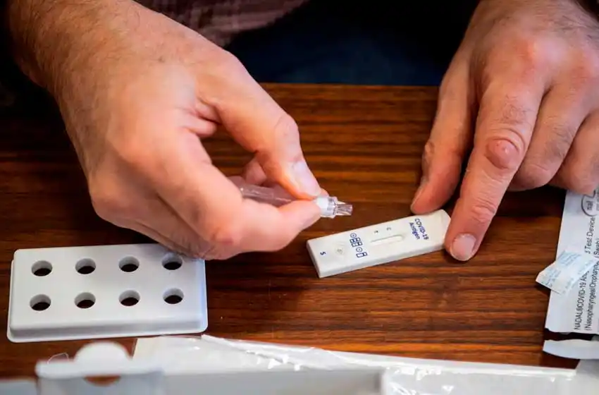 Desde el Ministerio de Salud confirmaron un descenso de los casos de Covid en Santa Fe