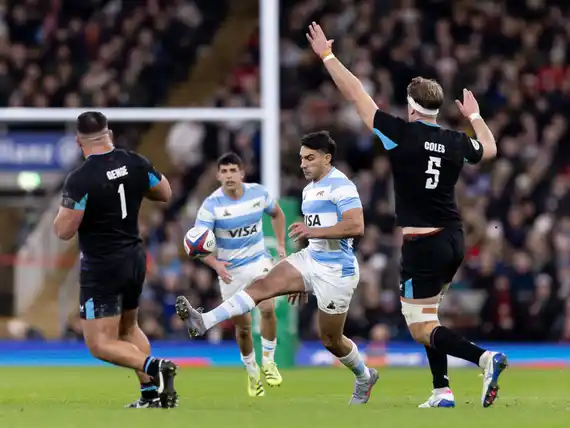 La arremetida final no le alcanzó a Los Pumas frente a Inglaterra