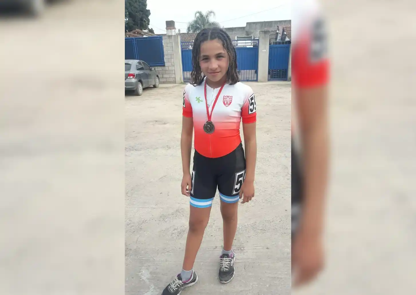 Guillermina Brito, la niña que lleva más de la mitad de su vida patinando y su mamá vende empanadas para ir a Mar del Plata