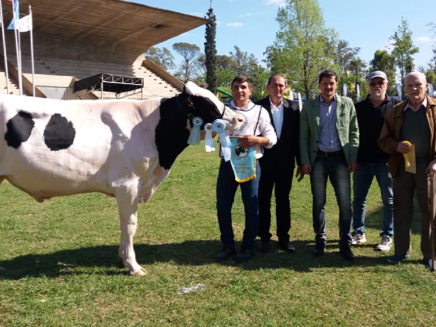 Gran Campeón Macho: de la pista central, a la de remates