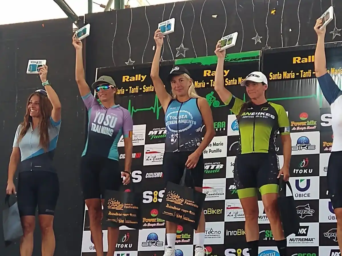 Giorda se subió al podio.