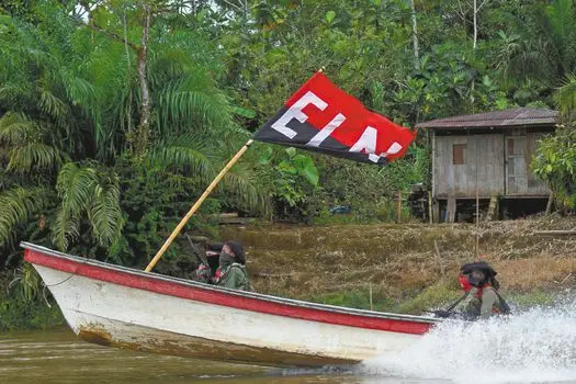 ¿Y EL DIÁLOGO? Casi 10.000 confinados por «paro armado» del ELN en región de Colombia