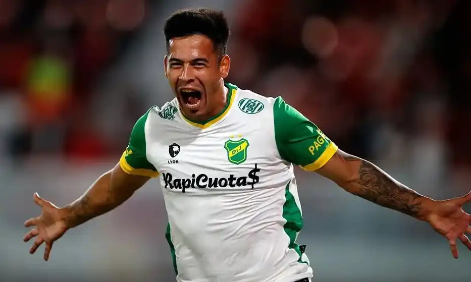 Defensa y Justicia aprovechó los errores de Independiente y se mete en la pelea