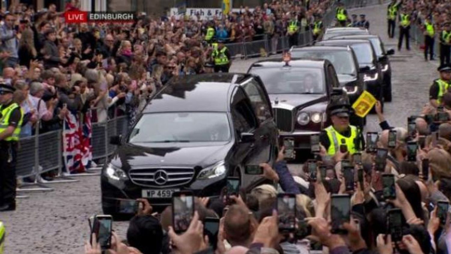 El féretro de la reina Isabel II llegó a Edimburgo