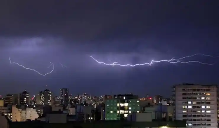 Rige alerta meteorológico en territorio bonaerense por tormentas fuertes