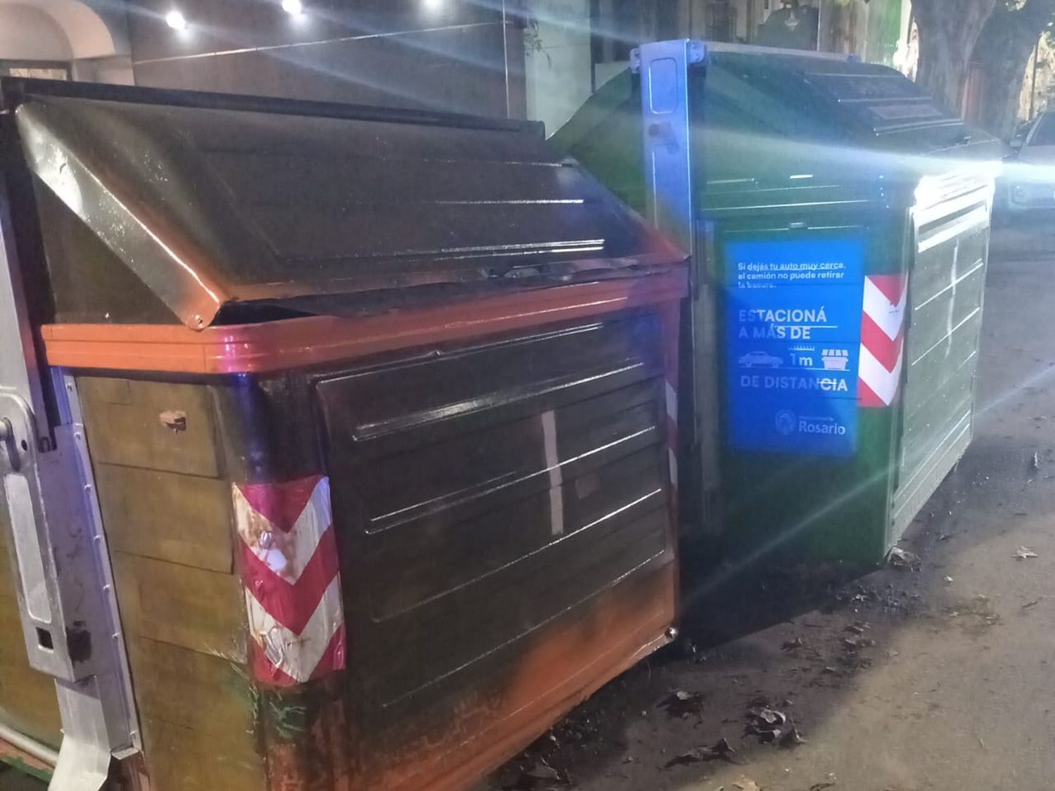 Detuvieron a un hombre que incendió dos contenedores de basura en Oroño y Jujuy.