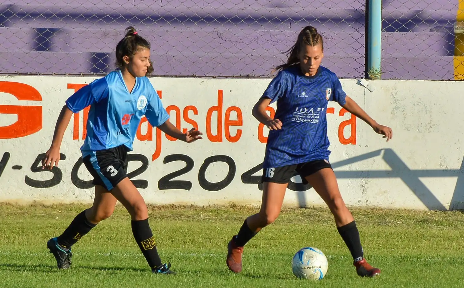 FOTO CÍRCULO CENTRAL Morena Bouven y Tiziana Merlo, en el partido de ida.