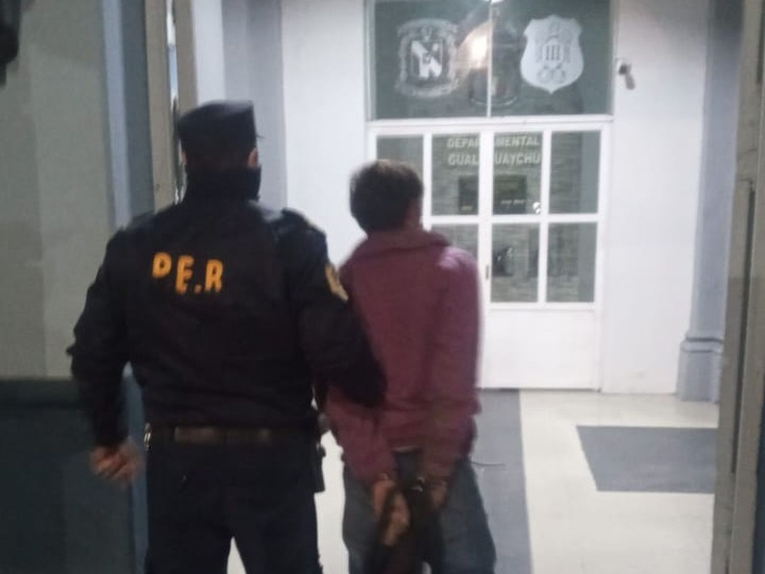 Un hombre, en estado de ebriedad y con un arma blanca, fue detenido por resistencia a la autoridad