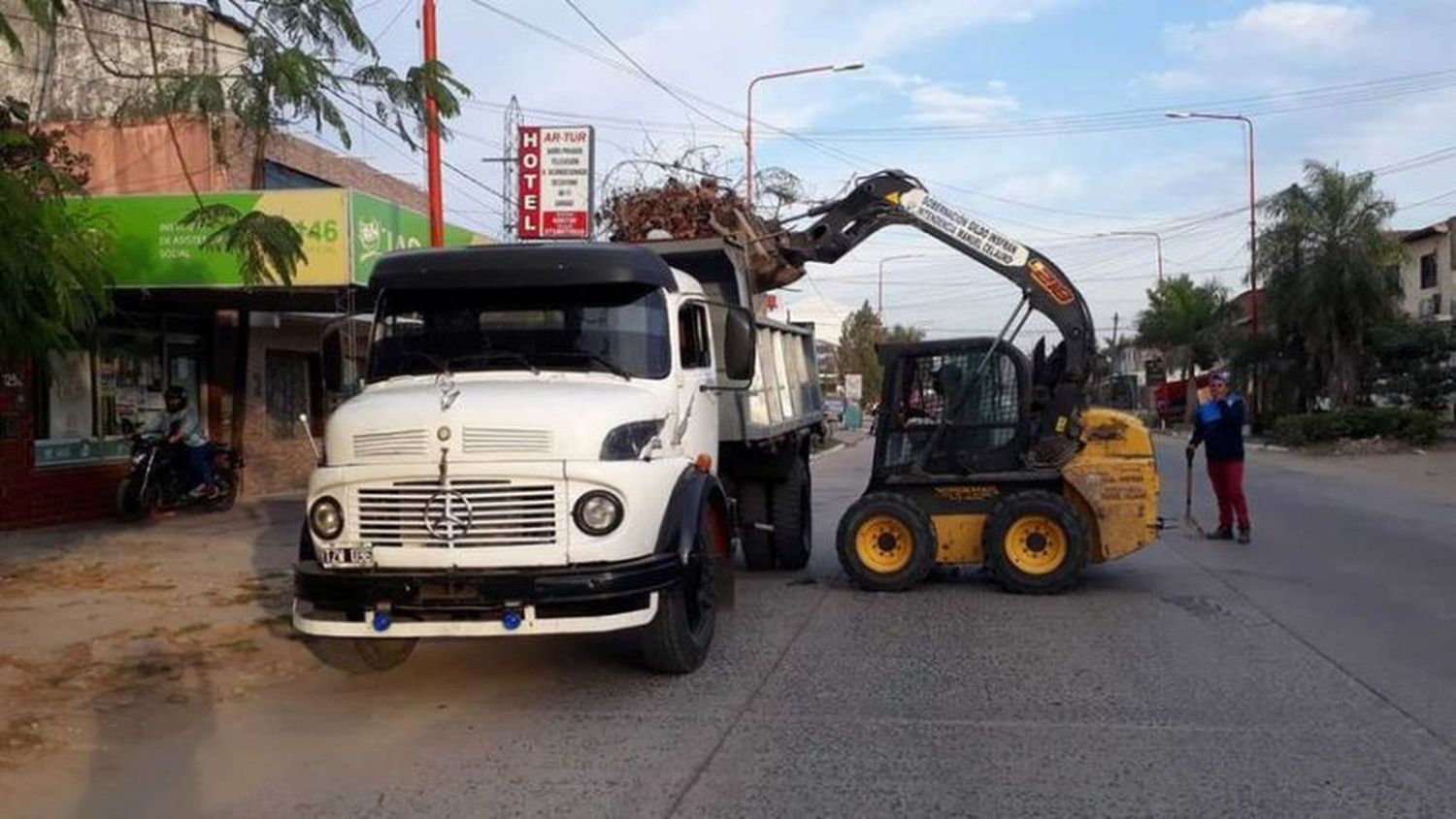 Más arterias enripiadas en la zona de las 120 viviendas