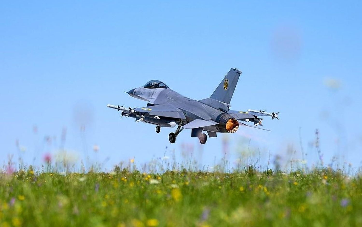 Ukraine loses one of its first F-16 fighters in massive Russian airstrike