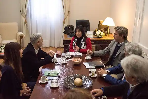 Definen el destino de un aporte que hará el Banco de Galicia para Salud