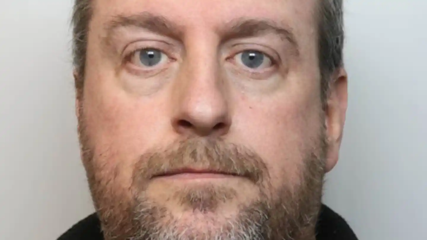 Philip Young fue concejal en la ciudad de Swindon entre 2007 y 2010.