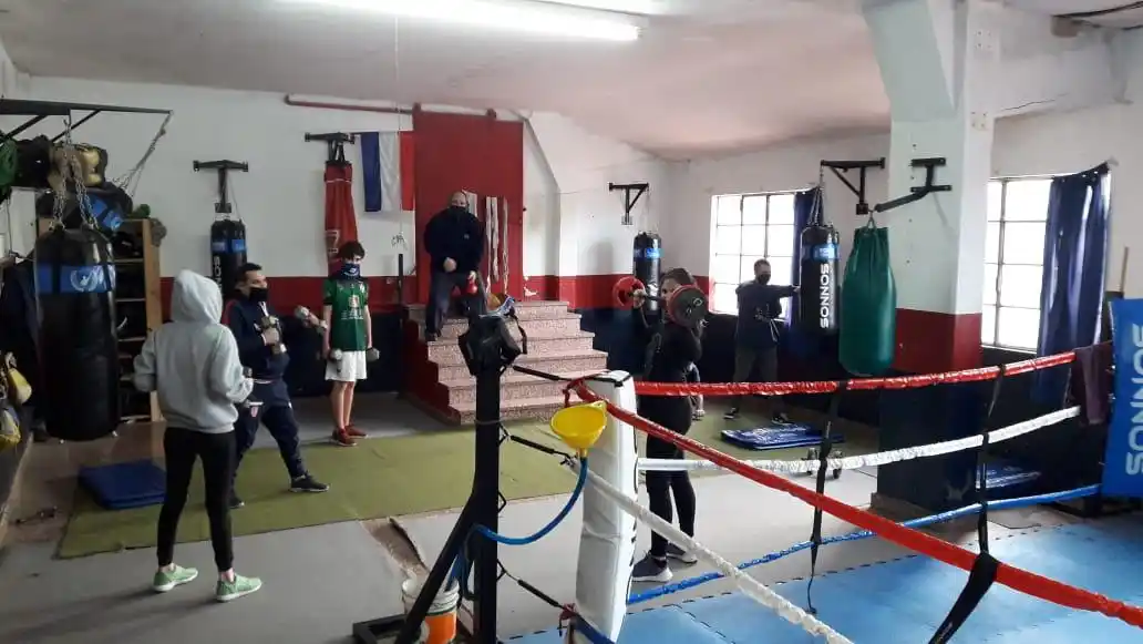 El boxeo de Ferro tuvo su reapertura en Del Valle