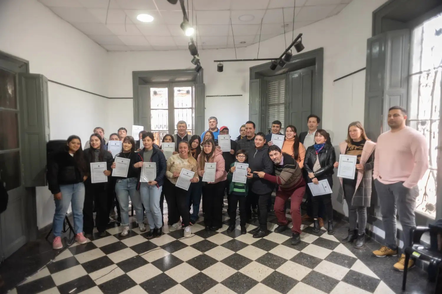 Nogoyá: familias del barrio 18 Viviendas firmaron sus escrituras y avanzan en la regularización dominial