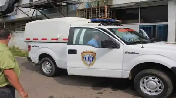 A PALO Y MARTILLAZOS un joven de 20 años asesinó a su madre en el estado Bolívar