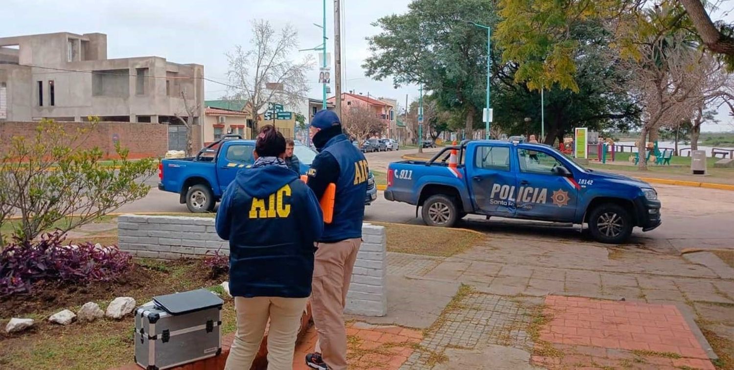 Trabajó en el lugar  personal de la AIC.