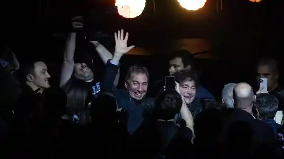 Santilli respaldó el show de Milei en plena crisis por Espert y apoyó la reimpresión de boletas: "Es lo que debería ser"