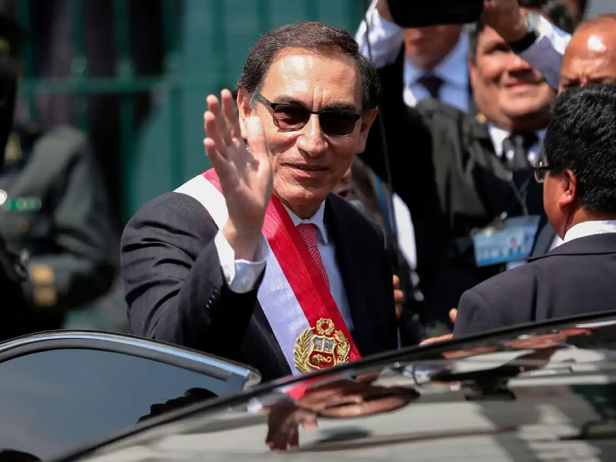 Vizcarra promete luchar contra la corrupción en Perú 