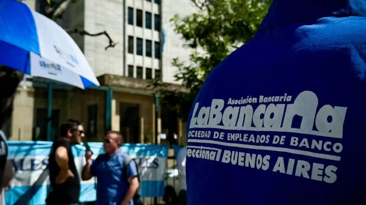 Los bancarios cerraron un nuevo acuerdo paritario atado a la inflación de octubre: en cuánto queda el salario básico
