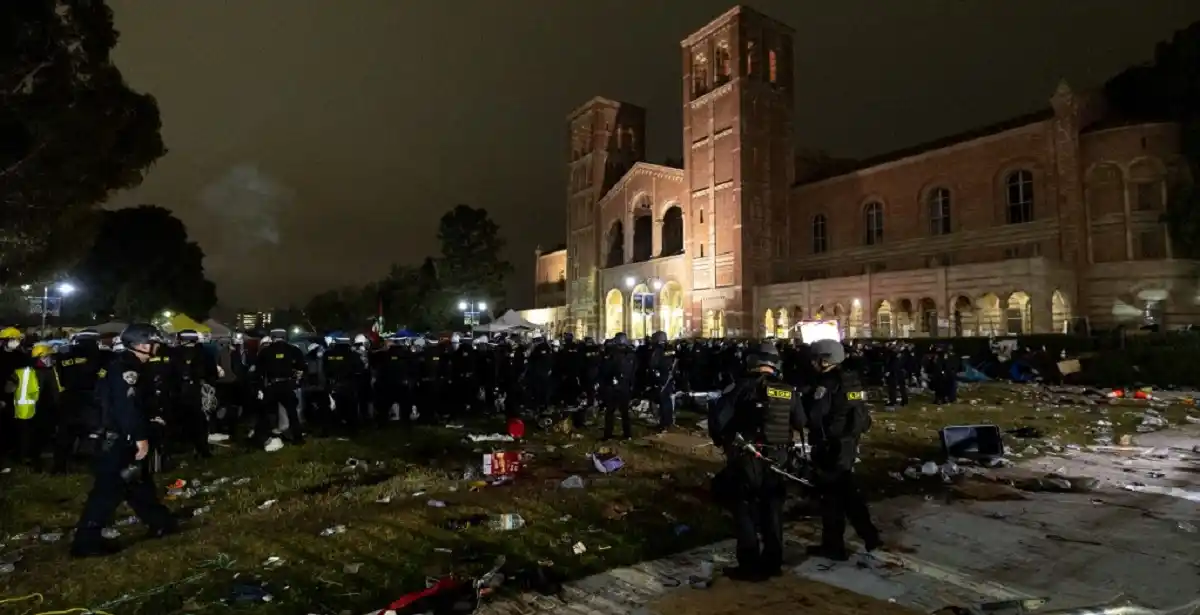 Biden dice que «el orden debe prevalecer»: Policía en EE.UU. repliega protesta pro Palestina en California