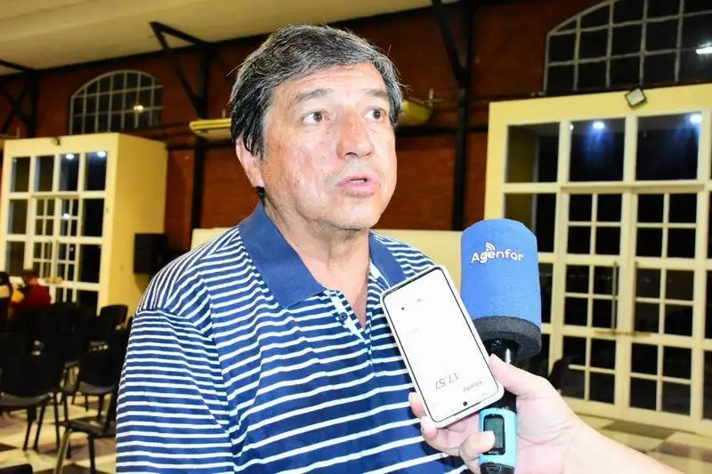 Aráoz aseguró que se trabaja “intensamente” para 
asegurar el inicio de clases en tiempo y forma