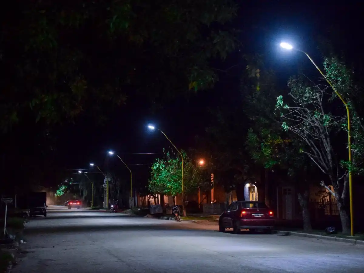 Habilitaron un nuevo tramo de luces led, esta vez en barrio San Cayetano