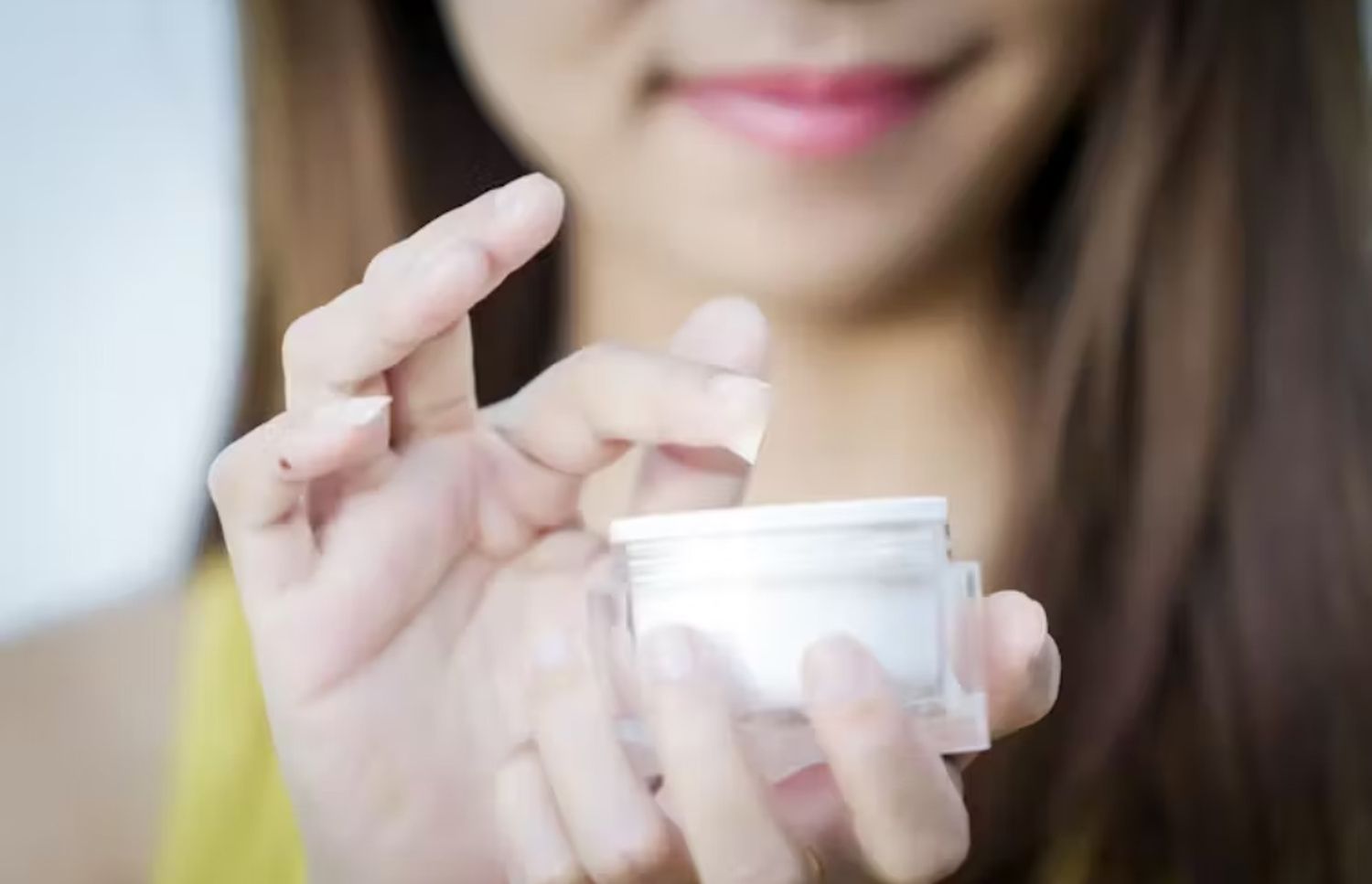 ¿Es el ácido hialurónico tan eficaz como afirman las marcas de cosméticos?
