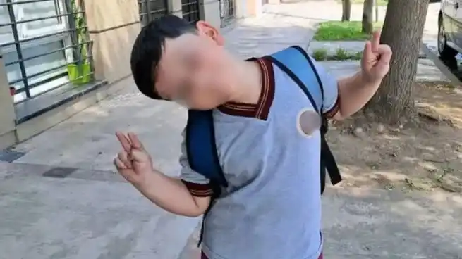 El nene de 8 años se encuentra internado en el Hospital Materno Infantil.