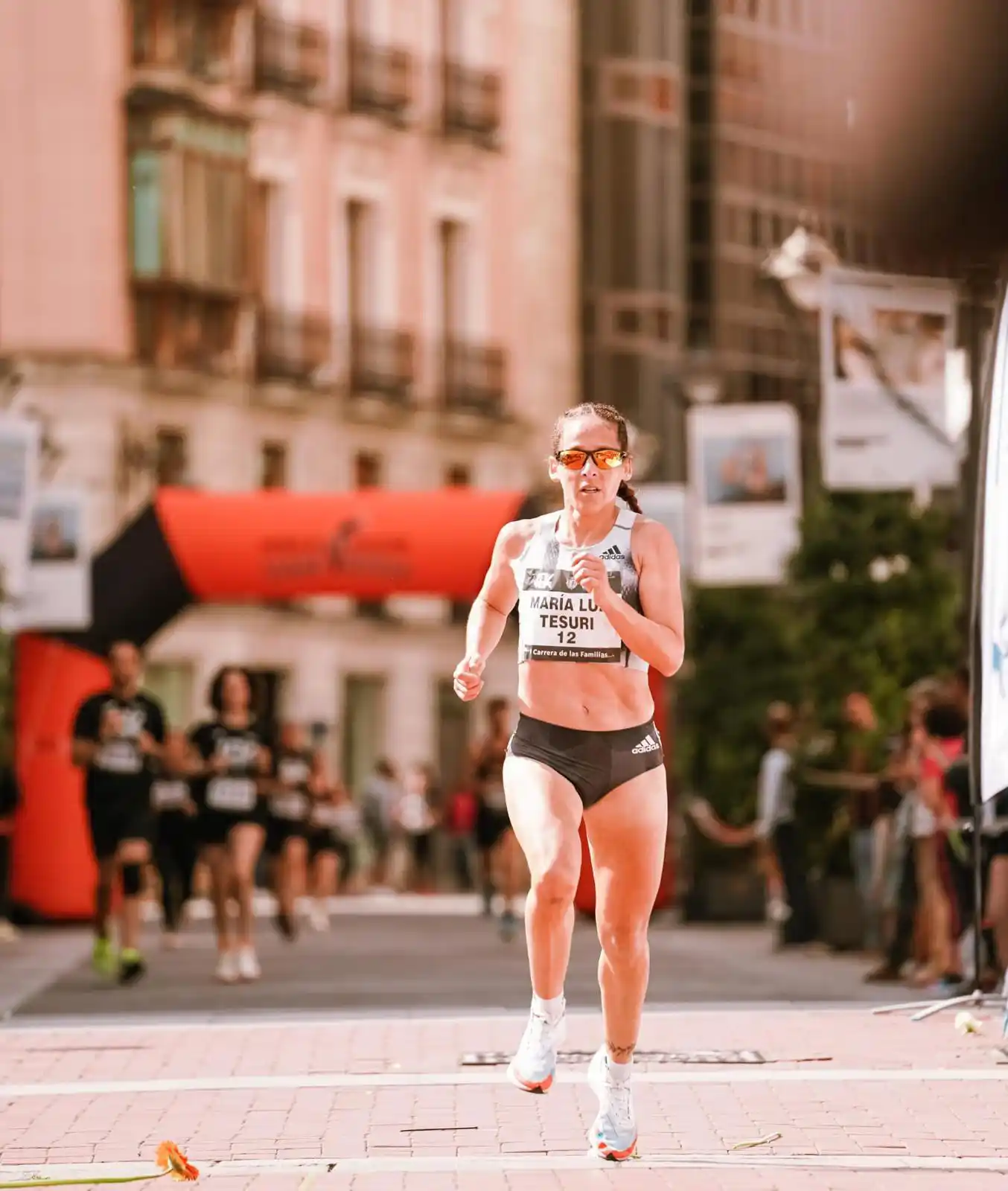 Tesuri compitiendo en pruebas de calle en algún sitio de España.