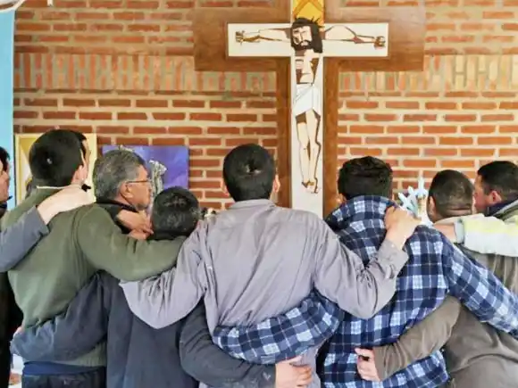 La Iglesia advierte “Si el Estado se corre, entra el narcotráfico”