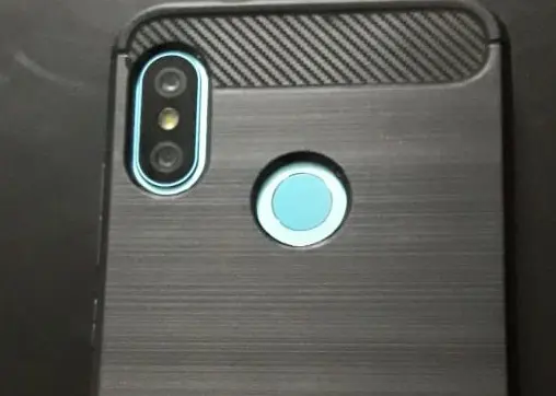 Joven denunció que un vecino le sustrajo su teléfono celular