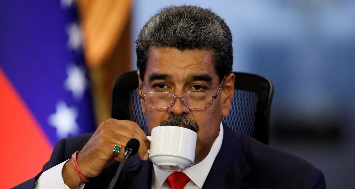 "Estados Unidos debe sacar sus narices de Venezuela, porque el pueblo soberano es el que manda en Venezuela, el que pone, el que decide", expresó Maduro desde el Palacio de Miraflores. Reuters.