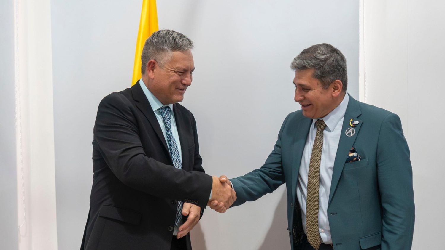Colombia y Aruba renuevan memorando para impulsar estándares en aviación