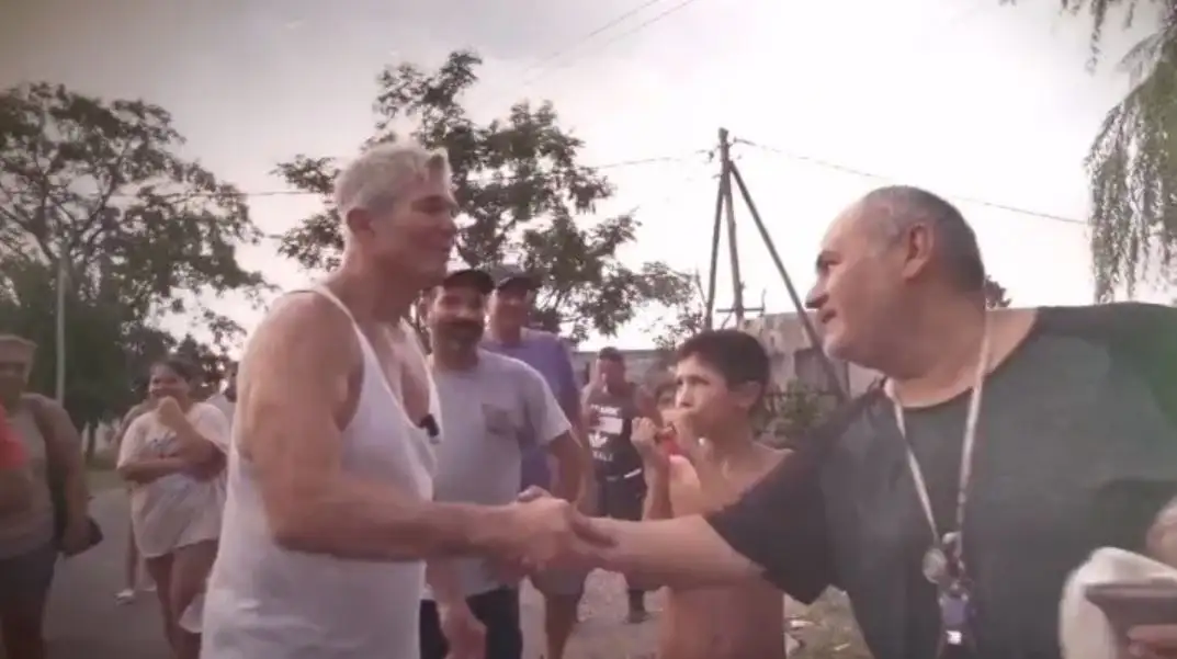 El spot de Fernando Burlando en musculosa: así lanzó su campaña para ser gobernador de Buenos Aires